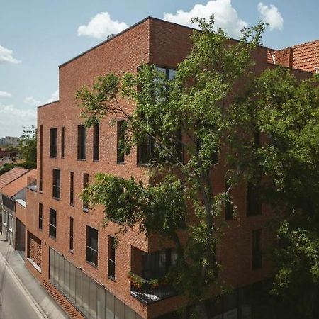 26Bricks Luxury Suites Oradea Exterior foto