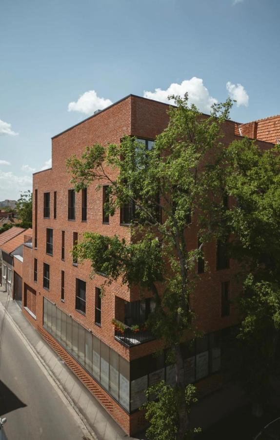 26Bricks Luxury Suites Oradea Exterior foto